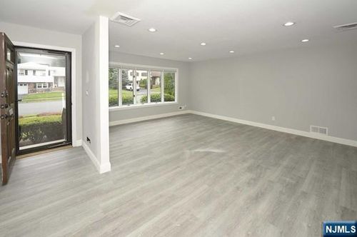 14-18 Prospect Ave, Fair Lawn, NJ, 07410-5330 | Card Image
