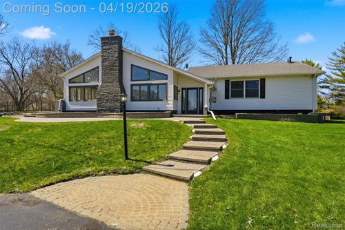 8636 Tindall Rd, Springfld Twp, MI, 48350-1620 | Card Image