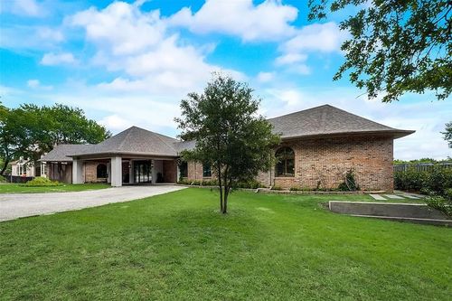 8542 Meadowbrook Dr, Fort Worth, TX, 76120-5204 | Card Image