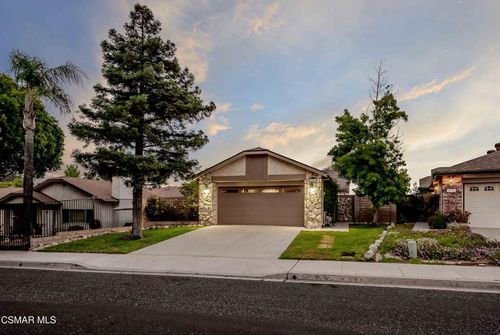 6940 Queens Ct, Moorpark, CA, 93021-2564 | Card Image