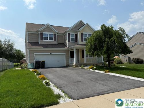 9749 Sleepy Hollow Ln, BREINIGSVILLE, PA, 18031-1184 | Card Image