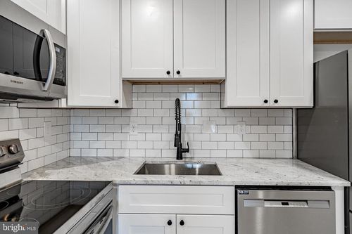 apt-202-21 Gay St, PHOENIXVILLE, PA, 19460-3473 | Card Image