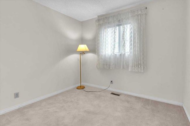 84 Shawmeadows Crescent Sw, House other with 4 bedrooms, 2 bathrooms and 1 parking in Calgary AB | Image 12
