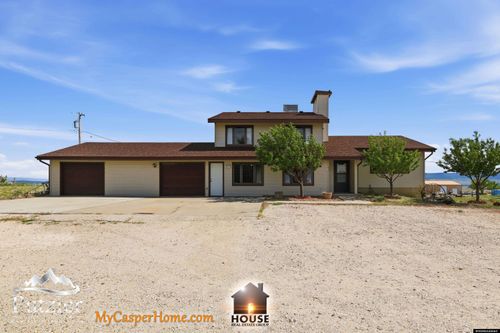 4153 Cole Creek Rd, Evansville, WY, 82636-9660 | Card Image
