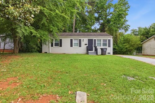 2725 Thornton Rd, Charlotte, NC, 28208-4647 | Card Image