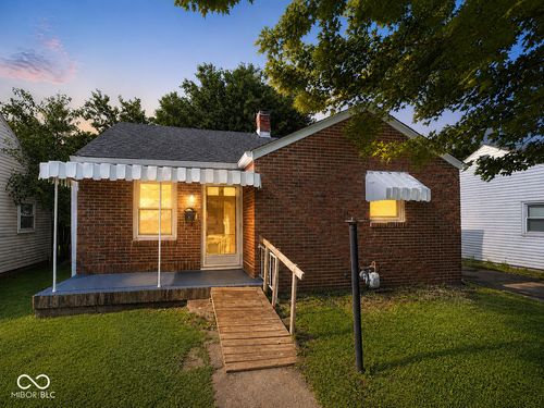 208 E 35th St, Anderson, IN, 46013-4622 | Card Image