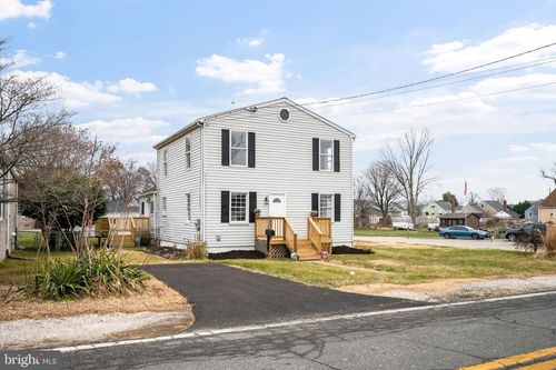 511 Riverside Dr, ESSEX, MD, 21221-6833 | Card Image