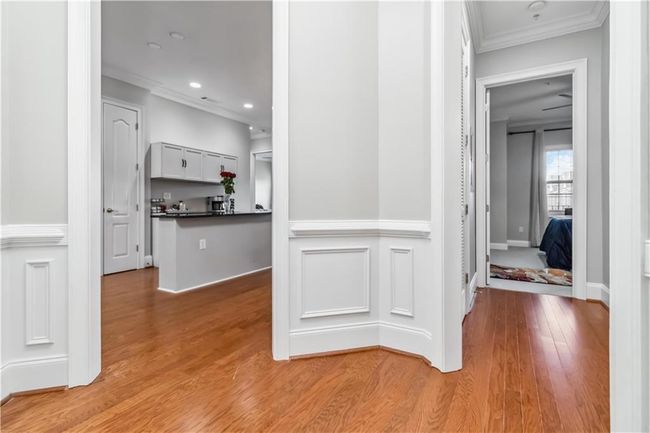 APT-1410 - 2300 Peachford Rd, Condo with 2 bedrooms, 2 bathrooms and 2 parking in Dunwoody GA | Image 4