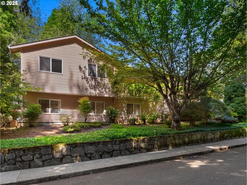 13221 Se Blackberry Cir, Portland, OR, 97236-4995 | Card Image