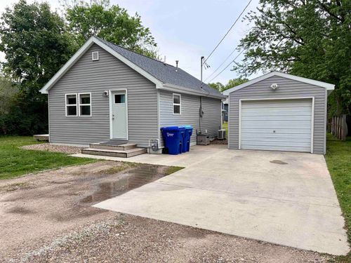 400 Se 8th Avenue, Independence, IA, 50644 | Card Image