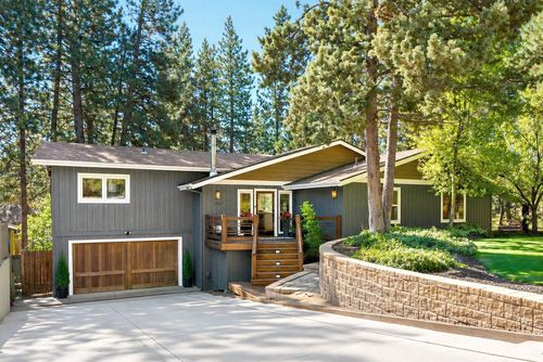 1961 Sw Knoll Ave, Bend, OR, 97702-1906 | Card Image