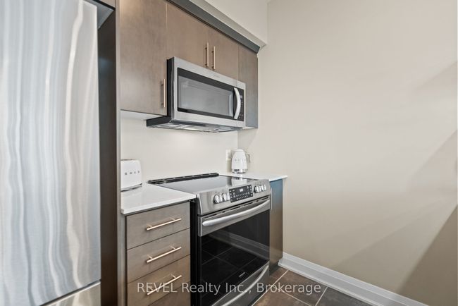 410 - 16 Concord Pl, Condo with 2 bedrooms, 1 bathrooms and null parking in Grimsby ON | Image 12