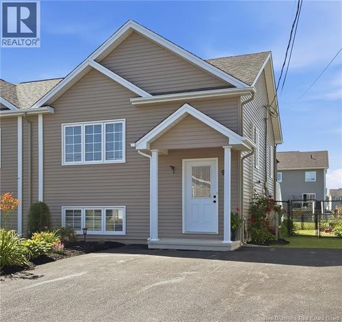 90 Gambia St, Moncton, NB, E1G5T1 | Card Image