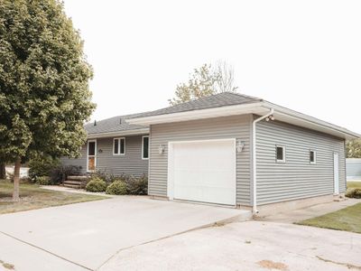 101 Reimer Street, House other with 4 bedrooms, 2 bathrooms and null parking in Elkader IA | Image 3