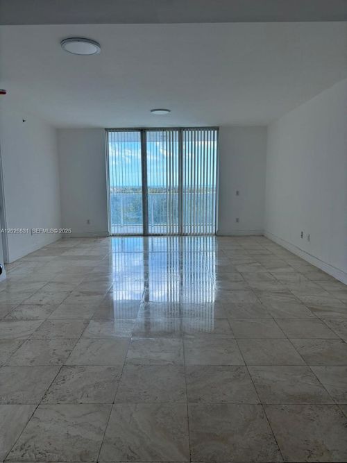 1401-15051 Royal Oaks Ln, North Miami, FL, 33181-2467 | Card Image