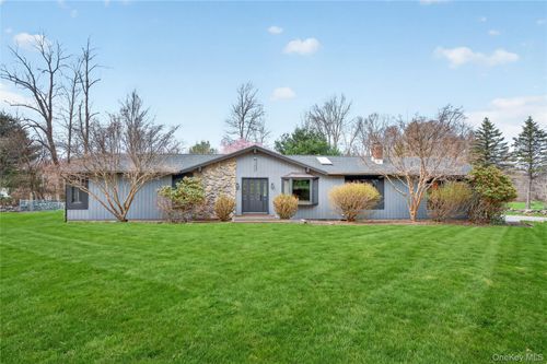 152 Robinson Ln, Wappingers Falls, NY, 12590-6319 | Card Image