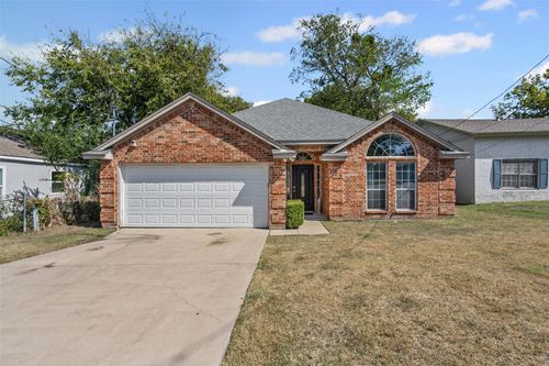 321 Meadow Park Dr, White Settlement, TX, 76108-2427 | Card Image