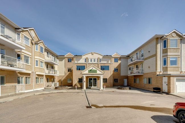 107 - 2850 51 Street Sw, Home with 2 bedrooms, 2 bathrooms and 1 parking in Calgary AB | Image 1