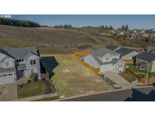 2805 Nw Mt Ashland Ln, McMinnville, OR, 97128-5658 | Card Image