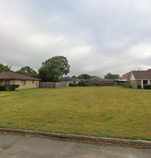 8126 Chimney Rock Ct, Port Arthur, TX, 77642-6814 | Card Image