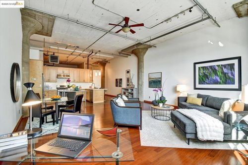 apt-204-247 4th St, Oakland, CA, 94607-4315 | Card Image