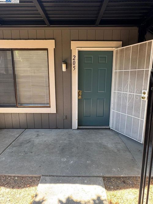 205 Ladera Plz, Union City, CA, 94587-3733 | Card Image