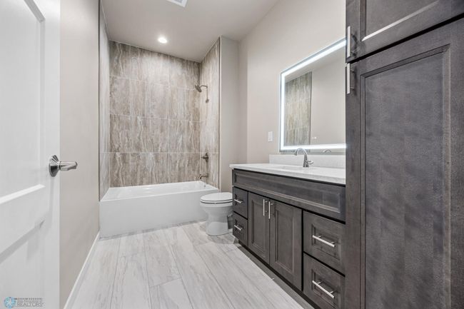 Bathroom | Image 29