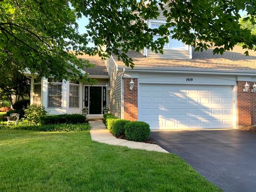 1919 Waverly Cir, St. Charles, IL, 60174-5874 | Card Image