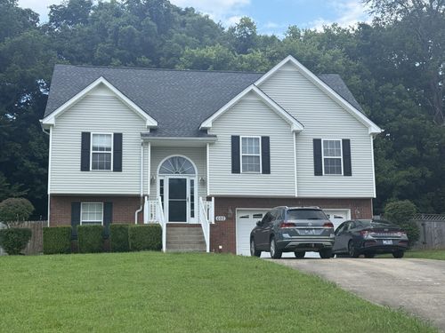 692 Winding Bluff Way, Clarksville, TN, 37040-5764 | Card Image