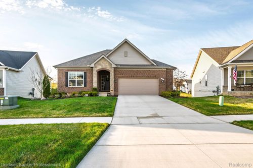 8075 Alyssa Dr, Brighton, MI, 48116-6828 | Card Image