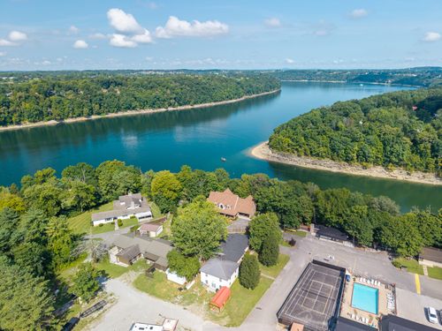 105 Villager Resort Dr, Somerset, KY, 42503-8053 | Card Image