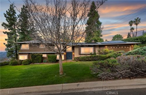 36352 Highland Ave, Yucaipa, CA, 92399-9725 | Card Image