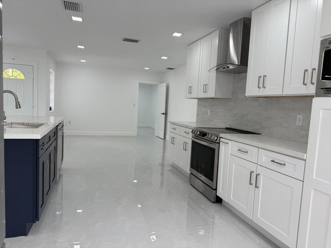 4314 Sw 97 Th Ct, House other with 5 bedrooms, 2 bathrooms and null parking in Miami FL | Image 15