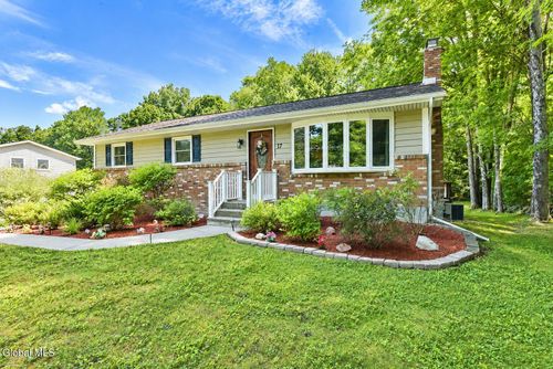 17 Apple, Ballston Spa, NY, 12020 | Card Image