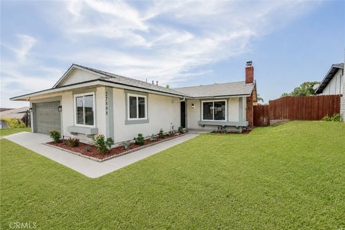 27888 Rainbow Ln, Highland, CA, 92346 | Card Image