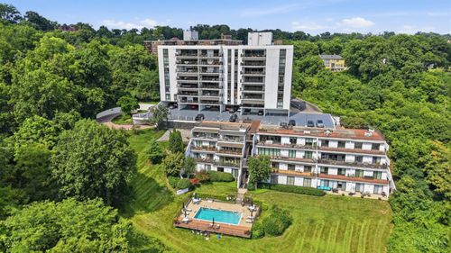 415 Bond Pl, Cincinnati, OH, 45206-1872 | Card Image