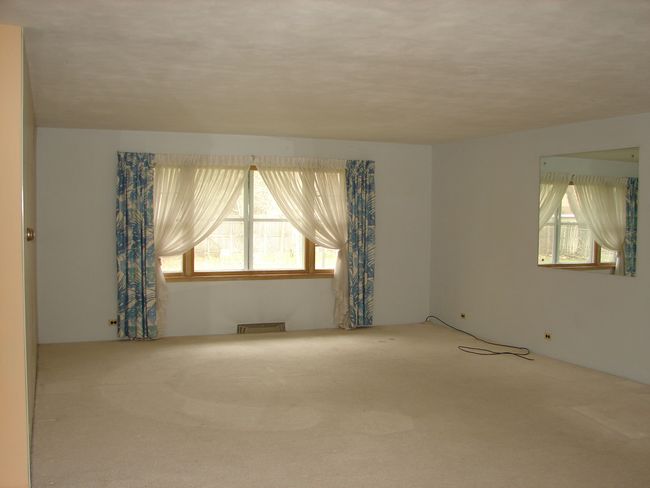 522 Russell Ave, House other with 3 bedrooms, 3 bathrooms and 6 parking in Winthrop Harbor IL | Image 5