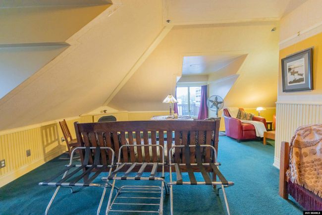 113 W 5 Th St, House other with 9 bedrooms, 7 bathrooms and null parking in Juneau AK | Image 39