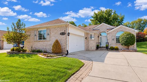 42913 N Hampton Drive, Sterling Heights, MI, 48314 | Card Image