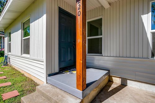 1220 S Brazos St, Weatherford, TX, 76086-5519 | Card Image