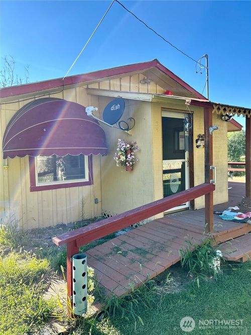 34 Main St, Loomis, WA, 98827-9735 | Card Image