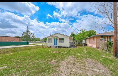 4222 Sevan St, Bacliff, TX, 77518-2339 | Card Image