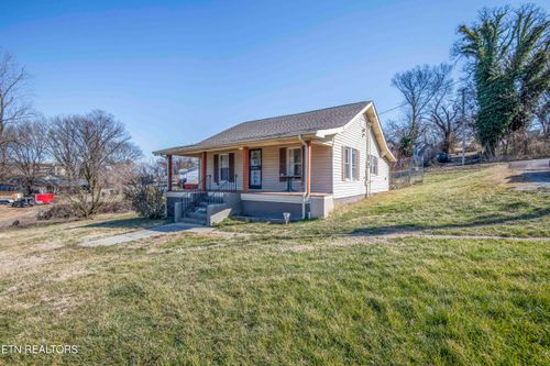 1945 Massachusetts Ave, Knoxville, TN, 37921-2674 | Card Image