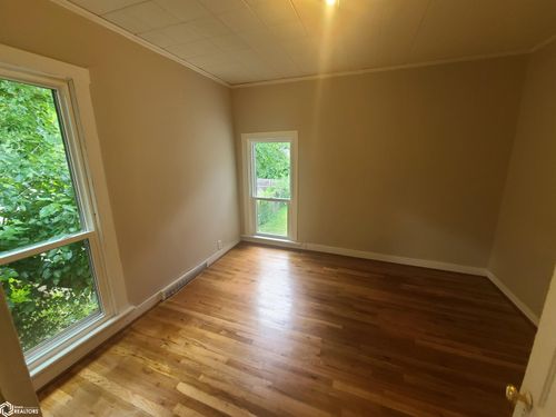 307 E Briggs Ave, Fairfield, IA, 52556-2968 | Card Image