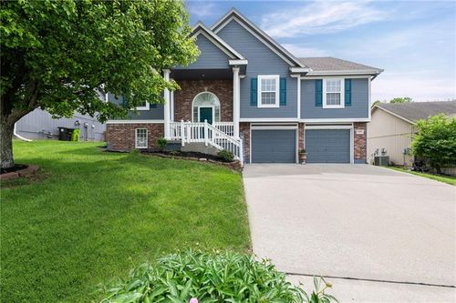 7205 E 165th St, Belton, MO, 64012-4601 | Card Image