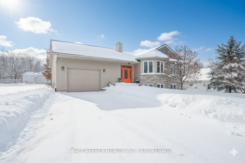 45 Huron St, Napanee, ON, K7R3L2 | Card Image