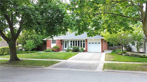 3239 Sprucehill Ave, Burlington, ON, L7N2G9 | Card Image
