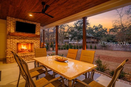 1 Pine Island Rd, Bluffton, SC, 29910-7212 | Card Image