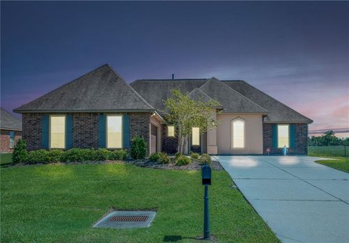 383 Kleinpeter Dr, Thibodaux, LA, 70301-7821 | Card Image