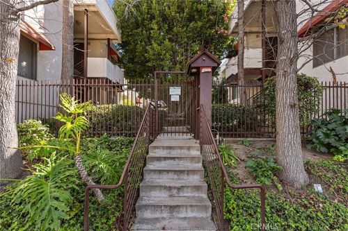 7-5652 Yolanda Ave, Tarzana, CA, 91356 | Card Image